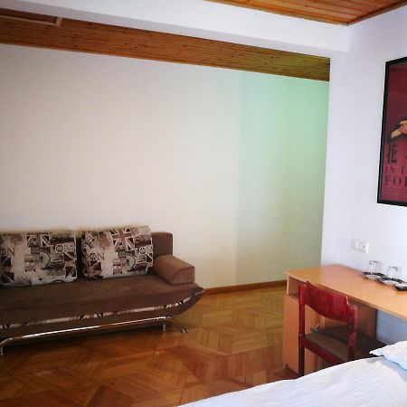 Hotel Salo Tbilisi Buitenkant foto